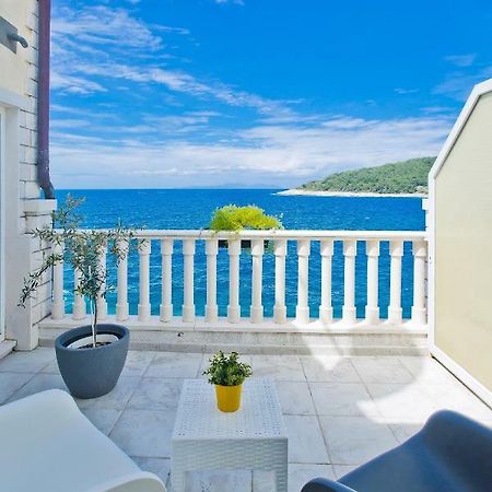 Luxury Bellavista Amazing Sea Holidays With Private Beach & Parking Milna  Buitenkant foto