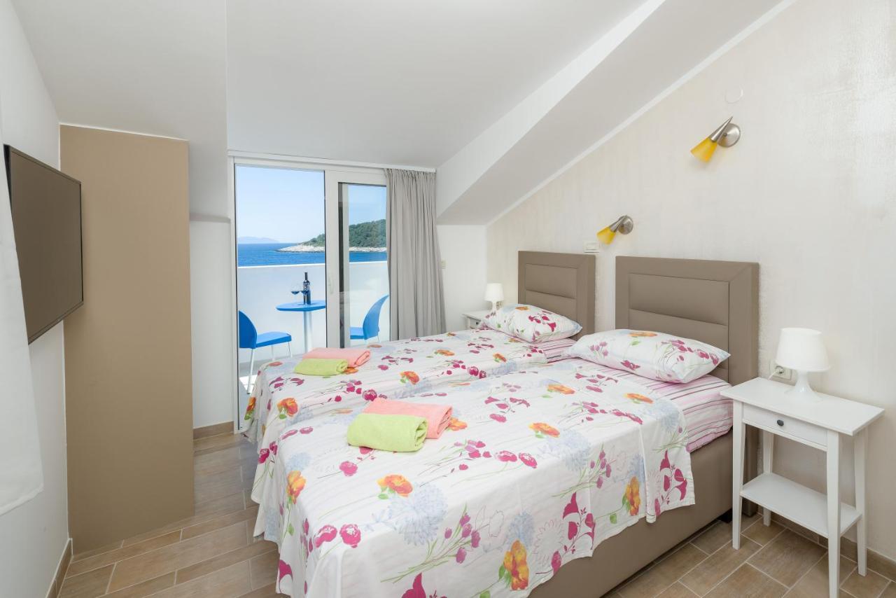 Luxury Bellavista Amazing Sea Holidays With Private Beach & Parking Milna  Buitenkant foto