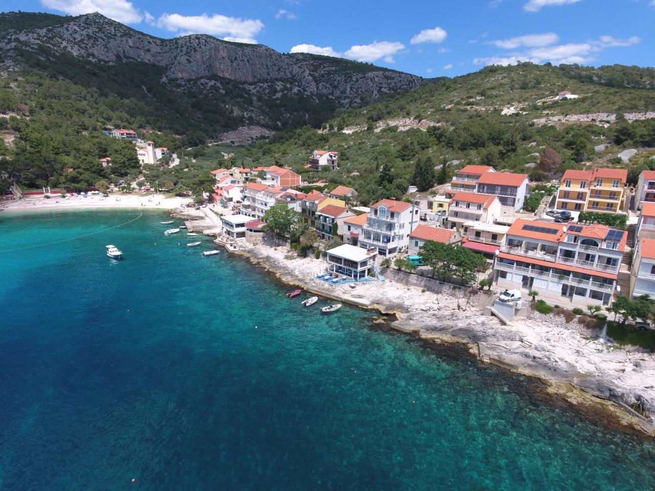 Luxury Bellavista Amazing Sea Holidays With Private Beach & Parking Milna  Buitenkant foto