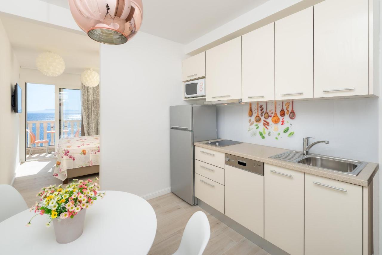 Luxury Bellavista Amazing Sea Holidays With Private Beach & Parking Milna  Buitenkant foto