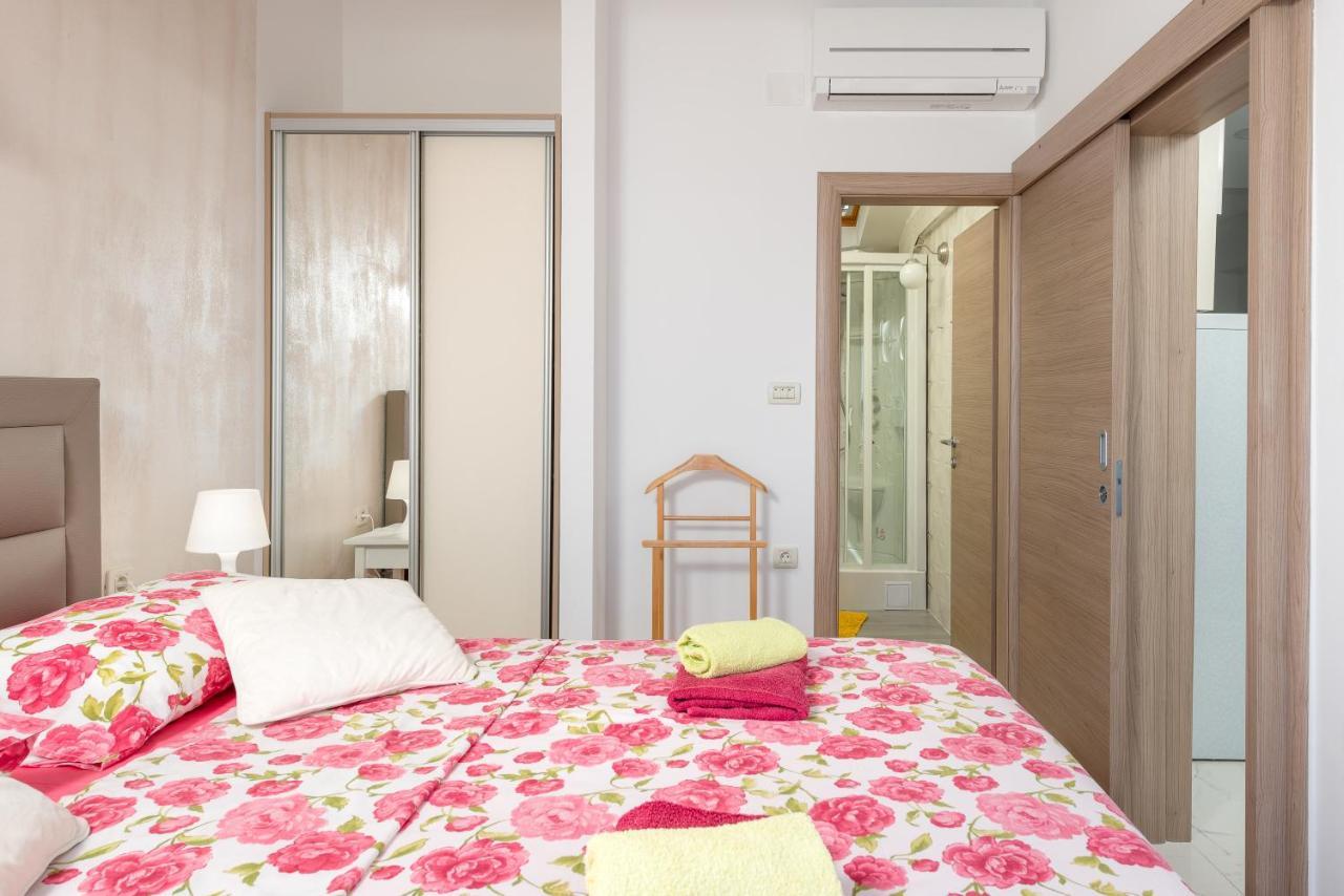 Luxury Bellavista Amazing Sea Holidays With Private Beach & Parking Milna  Buitenkant foto