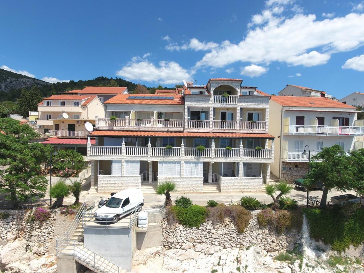 Luxury Bellavista Amazing Sea Holidays With Private Beach & Parking Milna  Buitenkant foto