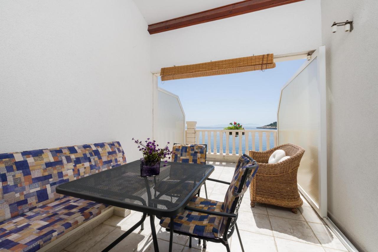 Luxury Bellavista Amazing Sea Holidays With Private Beach & Parking Milna  Buitenkant foto