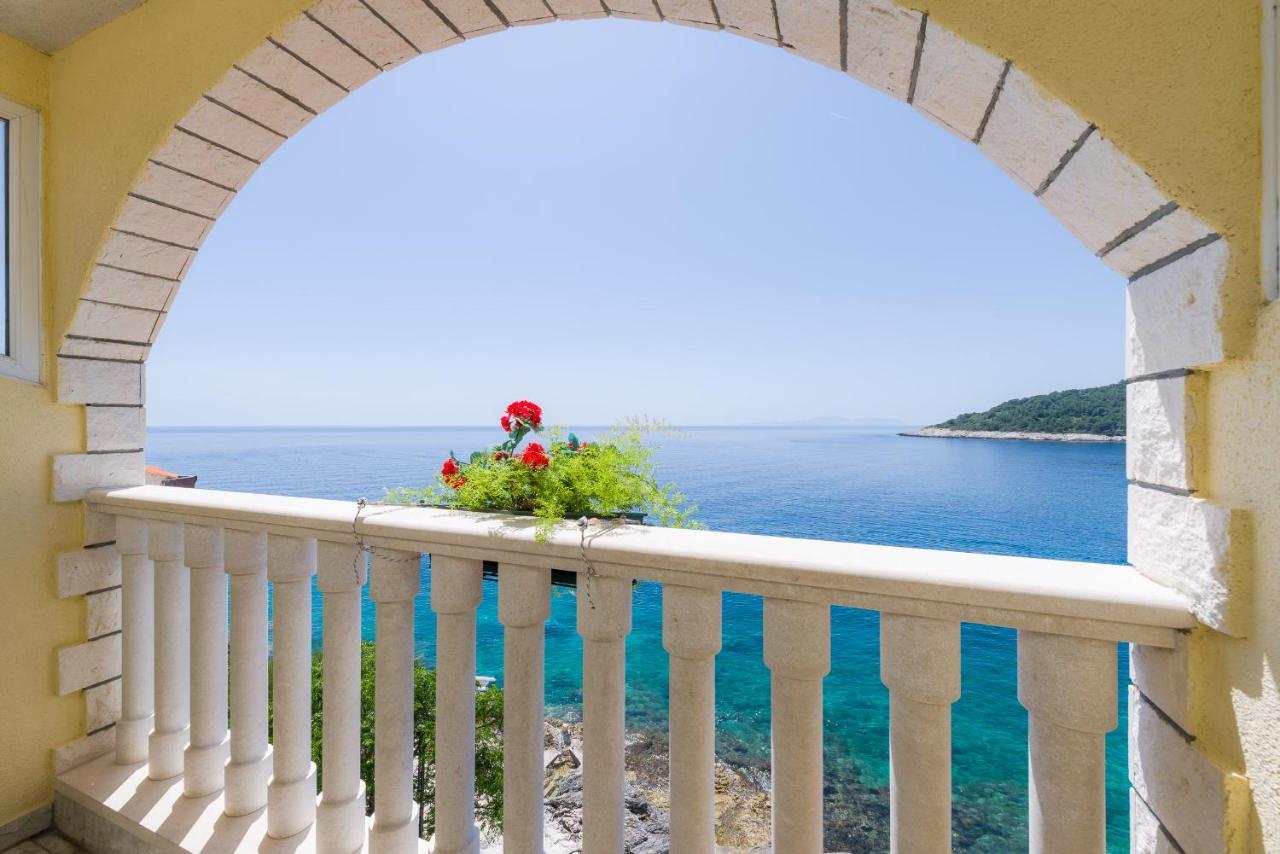 Luxury Bellavista Amazing Sea Holidays With Private Beach & Parking Milna  Buitenkant foto