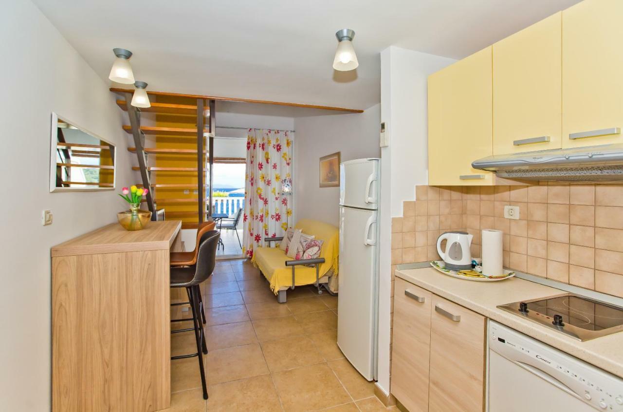 Luxury Bellavista Amazing Sea Holidays With Private Beach & Parking Milna  Buitenkant foto